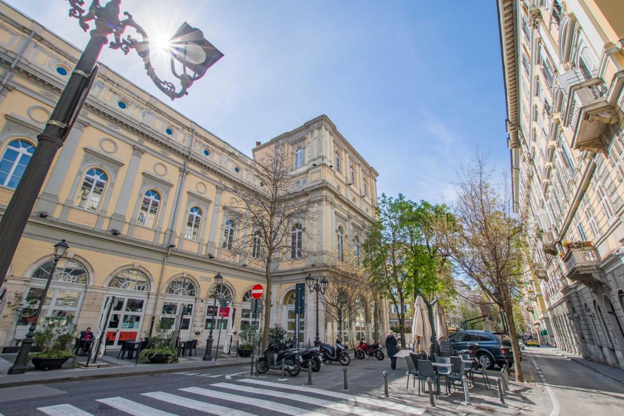 Casa Vacanze Al Teatro 的里雅斯特 外观 照片